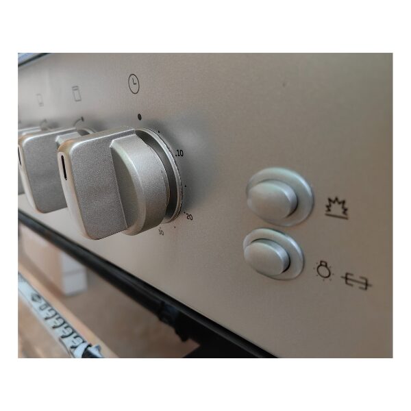 Cuisinière mixte Haier HCR6041 90x60 - 5 feux- (4 Feux à gaz -1 Feux électrique) Cuisinière mixte Haier HCR6041 90x60 - 5 feux- (4 Feux à gaz -1 Feux électrique)
