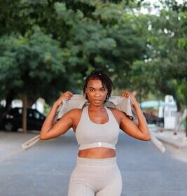 Vêtements de Sport Kaprice GRIS METALIQUE – Image 10