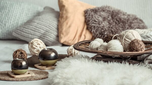 Quels textiles choisir pour une maison confortable et élégante ?