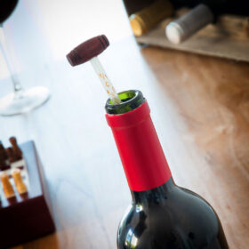 Ensemble d'Accessoires à Vin et Échecs 37 Pièces