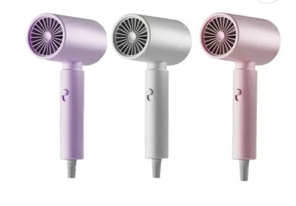 Sèche-cheveux multifonction – Chauffage & refroidissement pour soins capillaires Sèche-cheveux multifonction – Chauffage & refroidissement pour soins capillaires