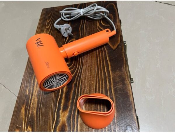 Sèche-cheveux multifonction – Chauffage & refroidissement pour soins capillaires Sèche-cheveux multifonction – Chauffage & refroidissement pour soins capillaires