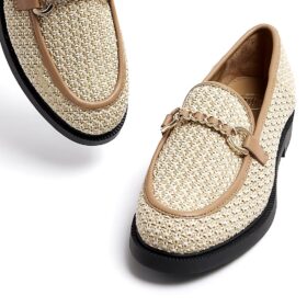 Chaussure Mocassins Bohio Chic – EU 40, Tissu Tressé Crème & Chaîne Dorée, Importés de Londres