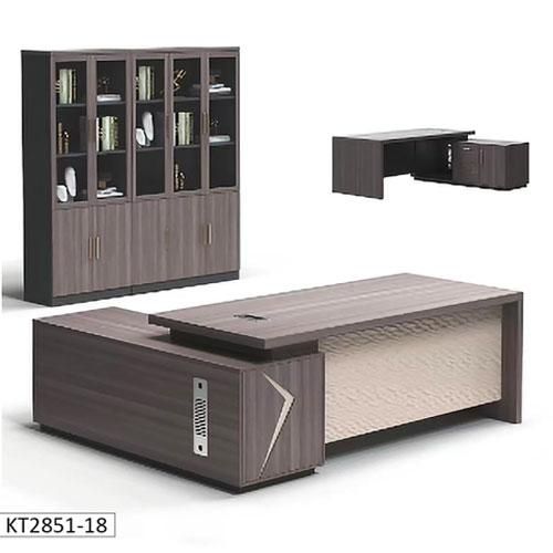 Bureau moderne KT2851-18 – 1.8M – Marron Beige – 1800x850x750 mm – Élégance & fonctionnalité au quotidien Bureau moderne KT2851-18 – 1.8M – Marron Beige – 1800x850x750 mm – Élégance & fonctionnalité au quotidien