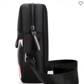 Sacoche Bandoulière Streetwear – Design Léger avec Motif Requin Agressif, Style Jeune & Quotidien – Image 4