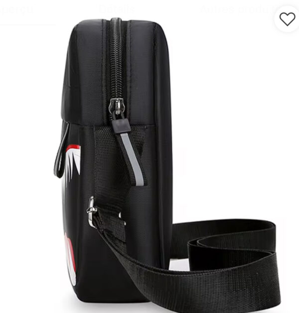 Sacoche Bandoulière Streetwear – Design Léger avec Motif Requin Agressif, Style Jeune & Quotidien Sacoche Bandoulière Streetwear – Design Léger avec Motif Requin Agressif, Style Jeune & Quotidien