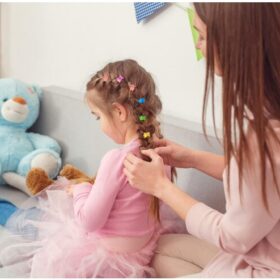 Accessoires cheveux pour bébés filles – Pack de 780 pièces colorées : élastiques, chouchous, pinces et barrettes – Image 3