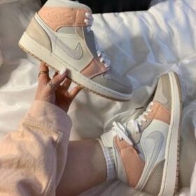 Baskets Air Jordan 1 Mid – Beige, Rose Poudré & Gris – Taille 40 – Image 3
