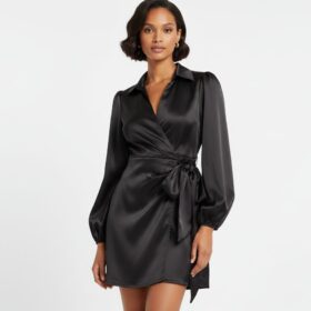 Robe Noire Drapée en Satin – Taille 32 – Fini Soyeux & Détail Glamour Robe Noire Drapée en Satin – Taille 32 – Fini Soyeux & Détail Glamour