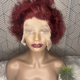 Perruque naturelle curly rouge au vin – boucles volumineuses et couleur vibrante – Image 2