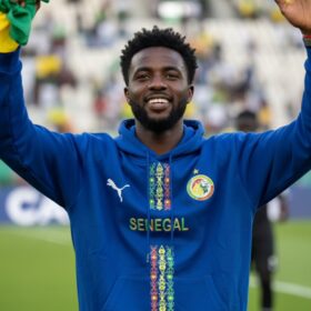 Pull unisexe 100% coton — col rond, effet piqué (XL–3XL)