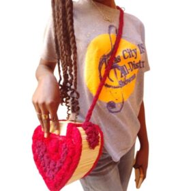 Sac artisanal en forme de cœur — Bandoulière légère et élégante