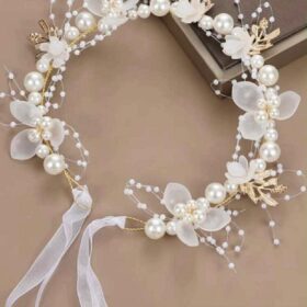 Robe de communion fille en dentelle blanche à traîne – Image 9