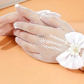 Robe de communion fille en dentelle blanche à traîne