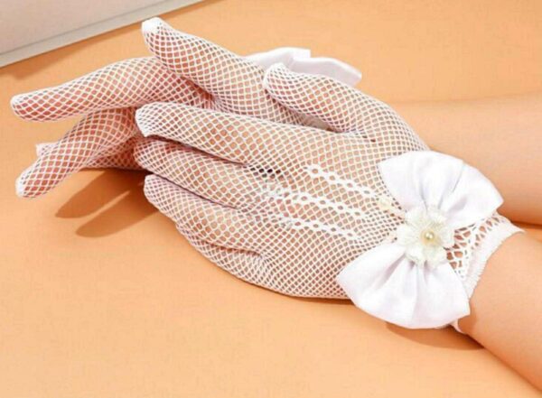 Gants en dentelle ajourée pour fille — paire sans doigts ornée de sequins et perles