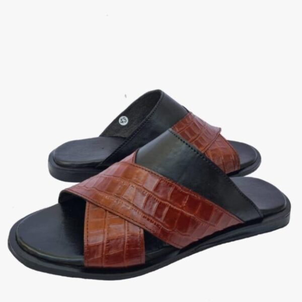 Sandale homme en cuire — marron-noir (pointures 42 et 43)