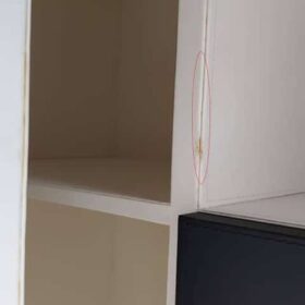 MEUBLE RANGEMENT HT 1P BOIS SSO44 100*52*180 PU NOIR/BLAN SAN BUR DES