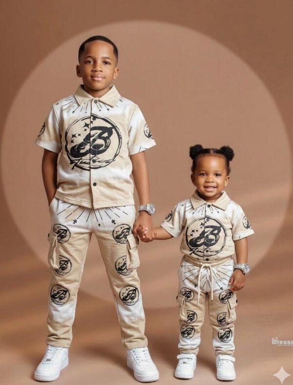 Ensemble pantalon enfant unisexe — Tailles 22–30 (4–13 ans) Ensemble pantalon enfant unisexe — Tailles 22–30 (4–13 ans)