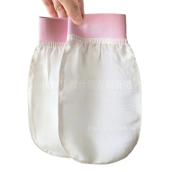 Gant exfoliant pour le corps — gommage hebdomadaire Gant exfoliant pour le corps — gommage hebdomadaire
