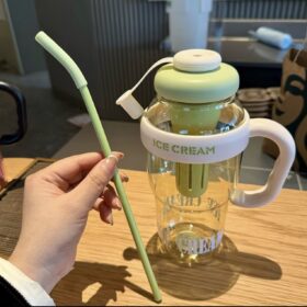 Gourde portable avec paille et infuseur — plastique (800 ml) – Image 2