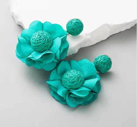 Boucles d'oreilles en tissu coloré — légères et élégantes