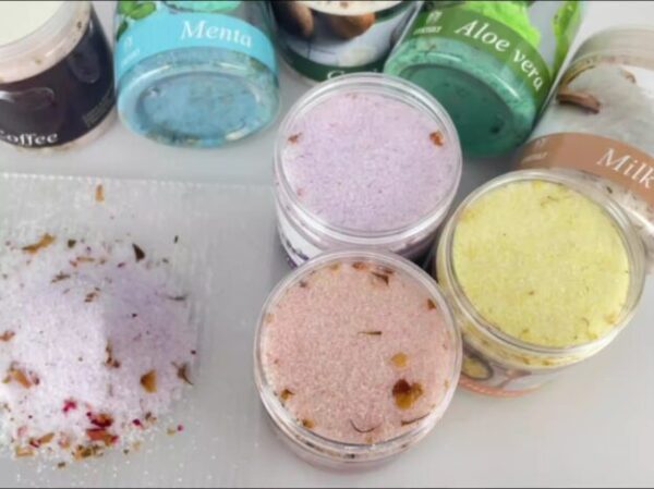 Lot de 3 sels de bain parfumés aux pétales — Menthe, Lait & Rose
